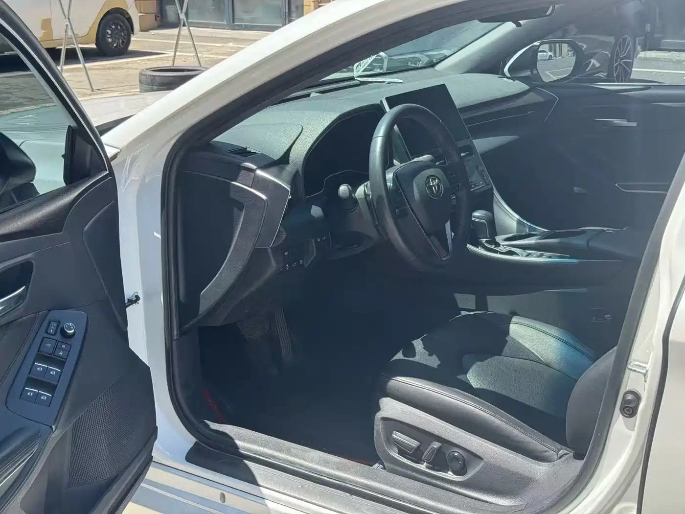 Toyota Avalon 2022 2.5L Luxury Edition фото 6