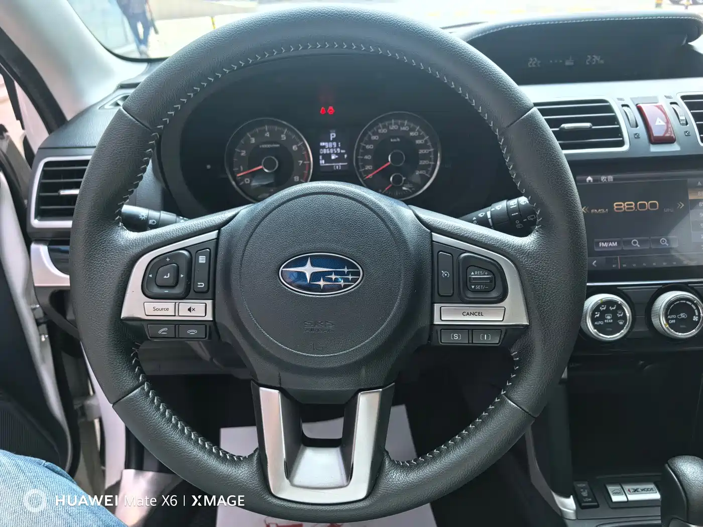 Subaru Forester 2016 2.0i Luxury Navigation Edition фото 6