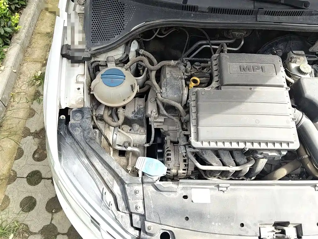 Volkswagen Santana 2016 1.6L Manual Comfort Edition фото 23