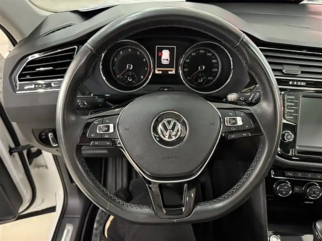 Volkswagen Tiguan L 2017 330TSI Automatic 2WD Flagship Edition фото 11