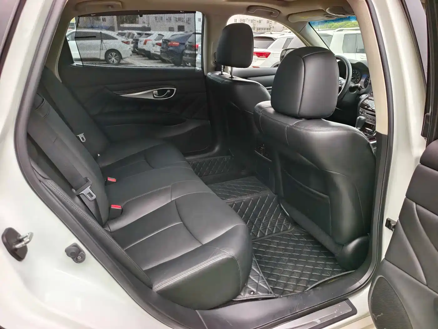 Infiniti Q70 2017 2017 Q70L 2.5L Enjoyment Edition