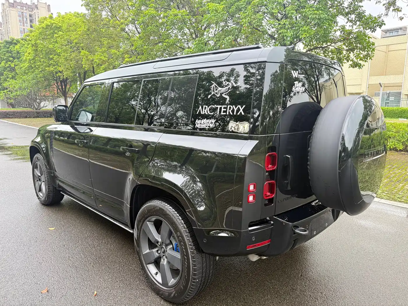 Land Rover Defender 2024 2024 110 3.0T P400 X-DYNAMIC HSE