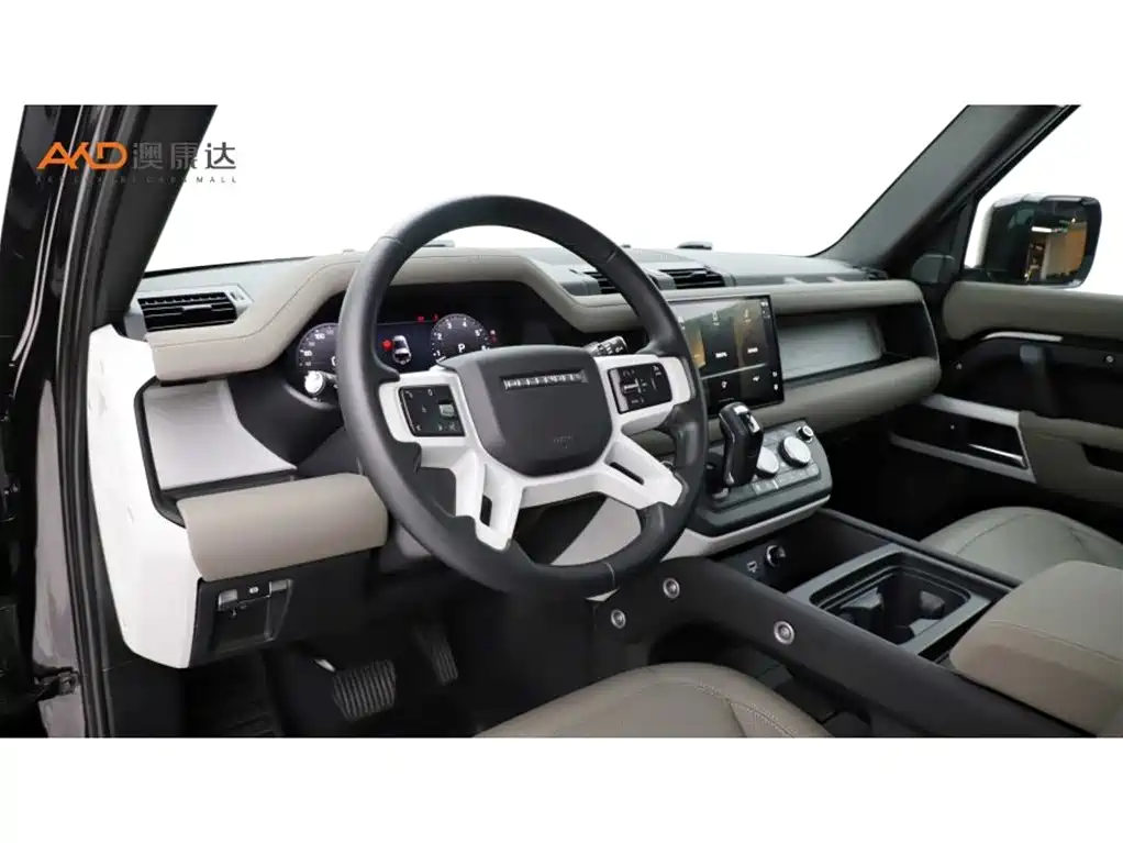 Land Rover Defender 2023 Model 90 2.0T P300 SE фото 6