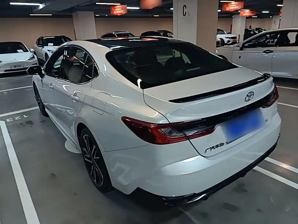 TOYOTA CAMRY