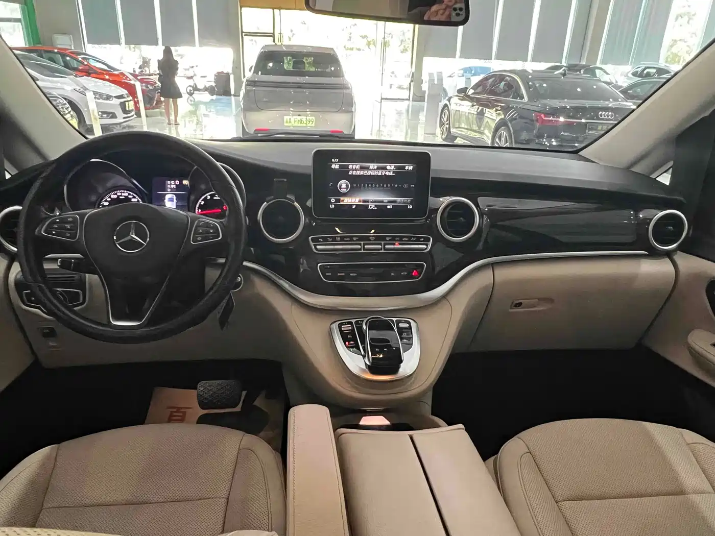 Mercedes-Benz V-Class 2018 V 260 Navigator Edition China VI фото 9