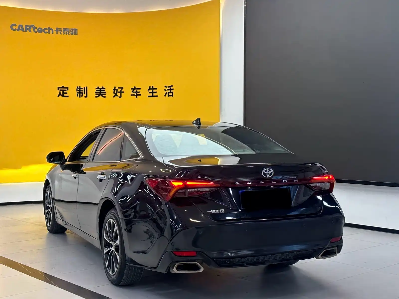Фото 5 - Toyota Avalon