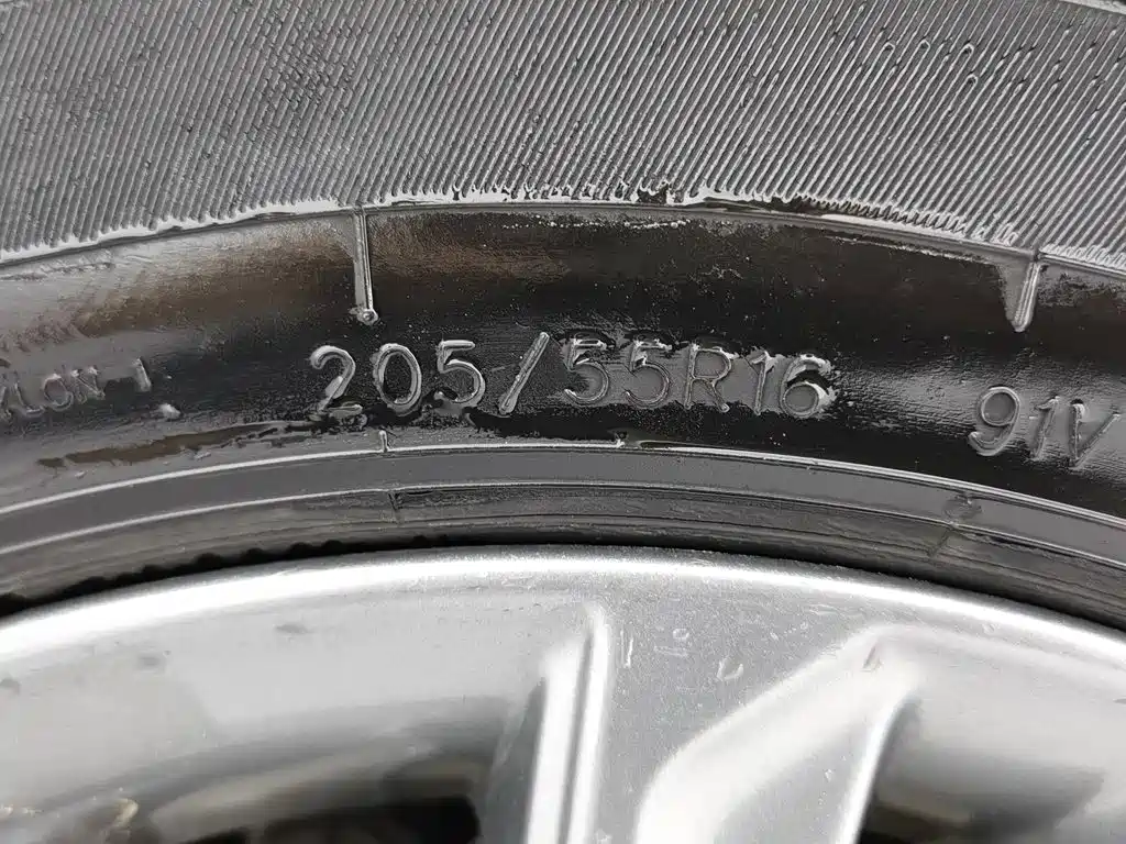 Фото 24 - Geely Emgrand