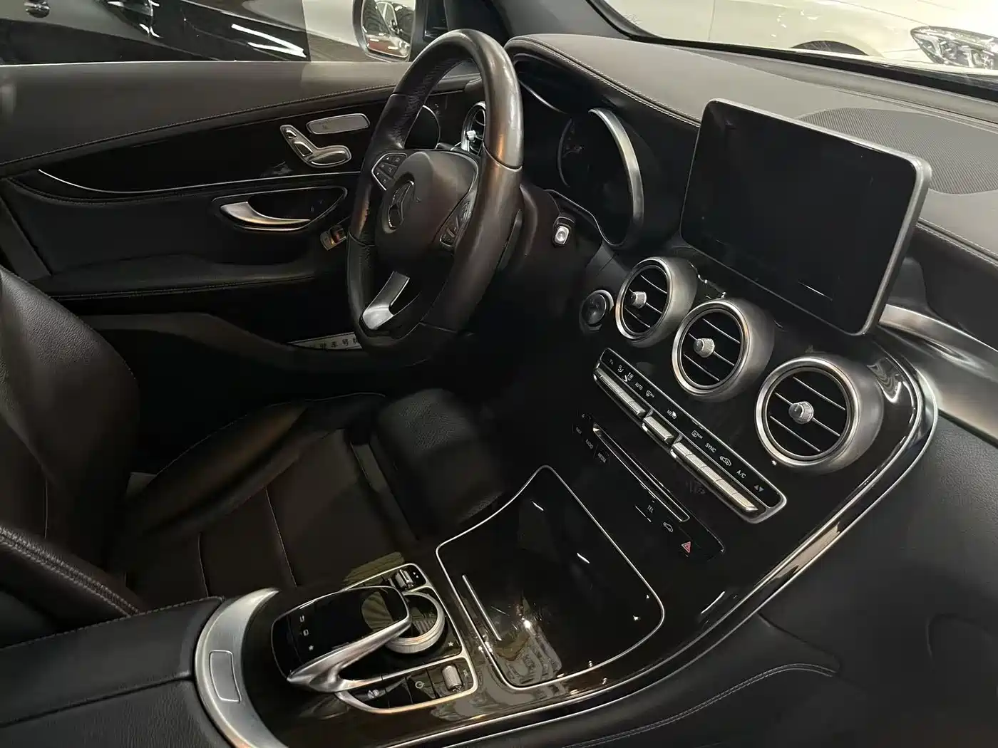 Mercedes-Benz GLC 2016 GLC 260 4MATIC Dynamic фото 18