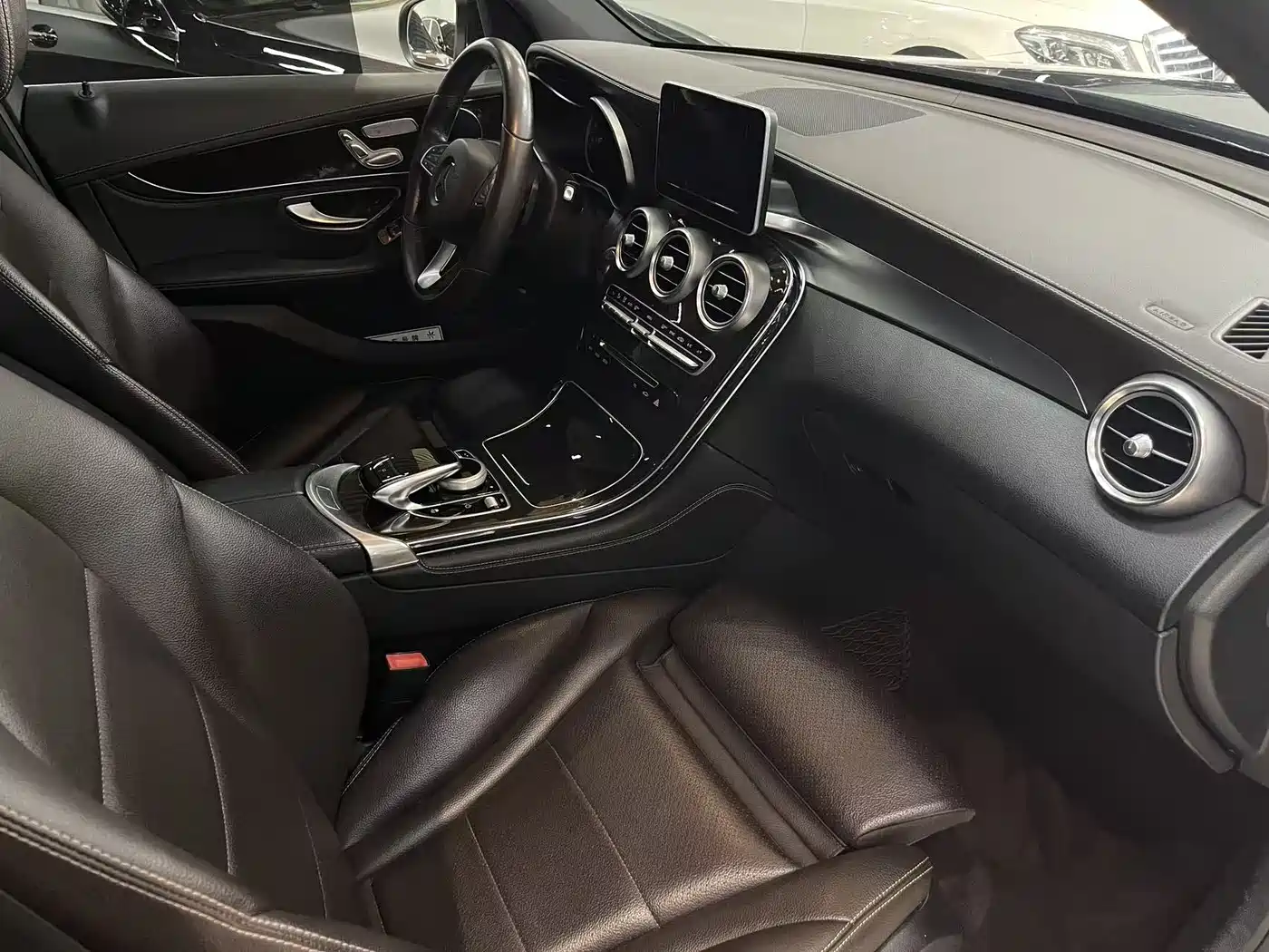 Mercedes-Benz GLC 2016 GLC 260 4MATIC Dynamic фото 12
