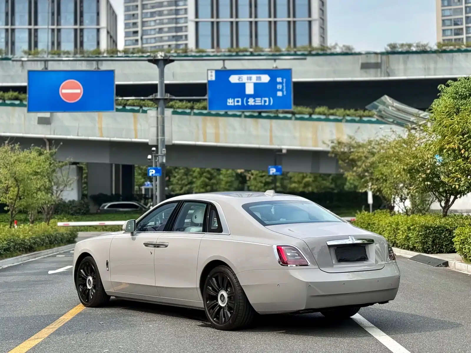 Фото 9 - Rolls-Royce Ghost