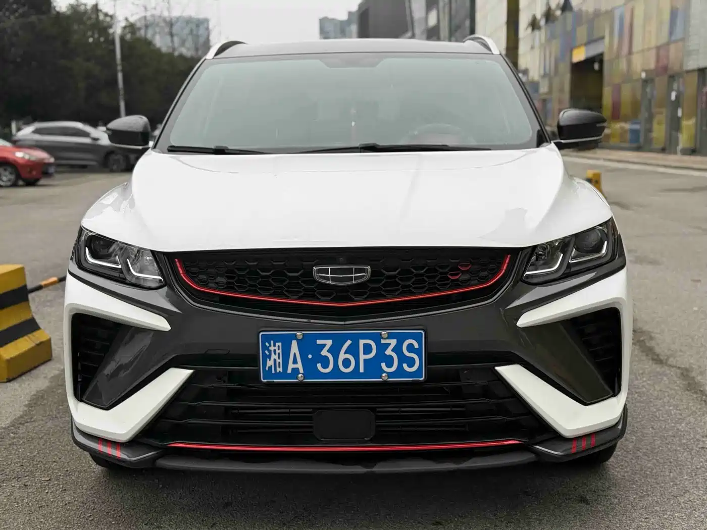 Фото 2 - Geely Binyue