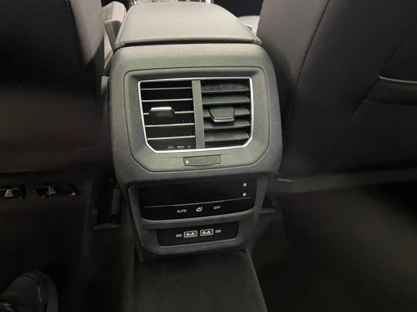 Volkswagen Tayron 2022 280TSI 2WD Luxury Smart Connect Edition фото 14