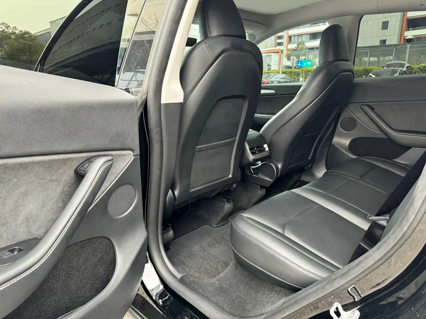 Tesla Model Y 2023 Rear-Wheel Drive Edition фото 10