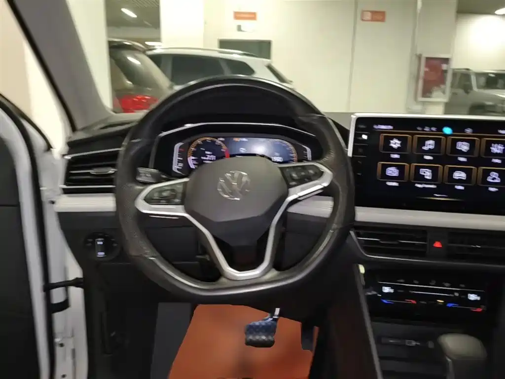 Volkswagen Tiguan L 2024 300TSI Auto 2WD Smart Edition фото 17