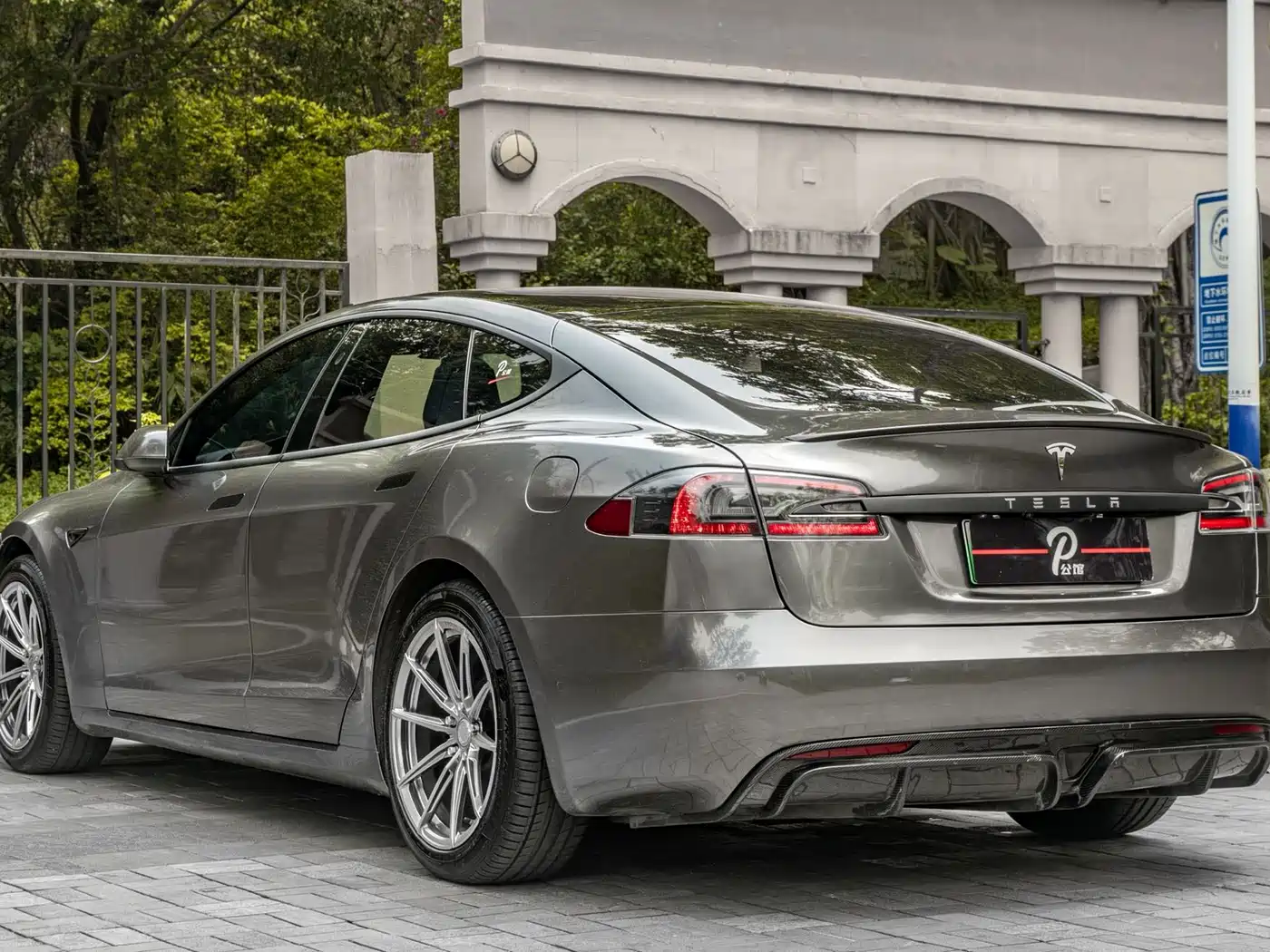 Tesla Model S 2019 Performance High-performance Version фото 4