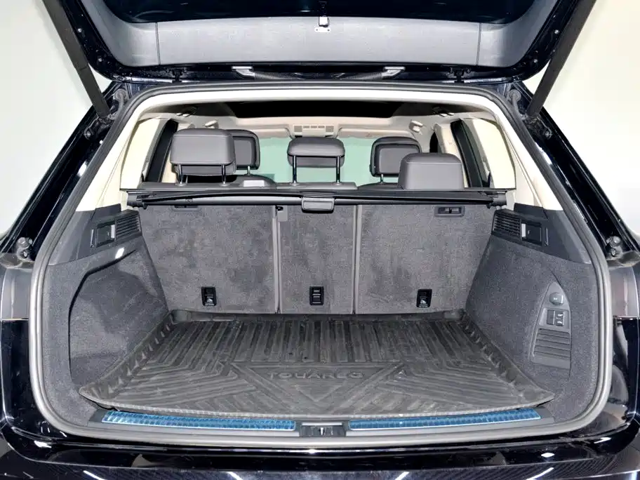 Фото 16 - Volkswagen Touareg
