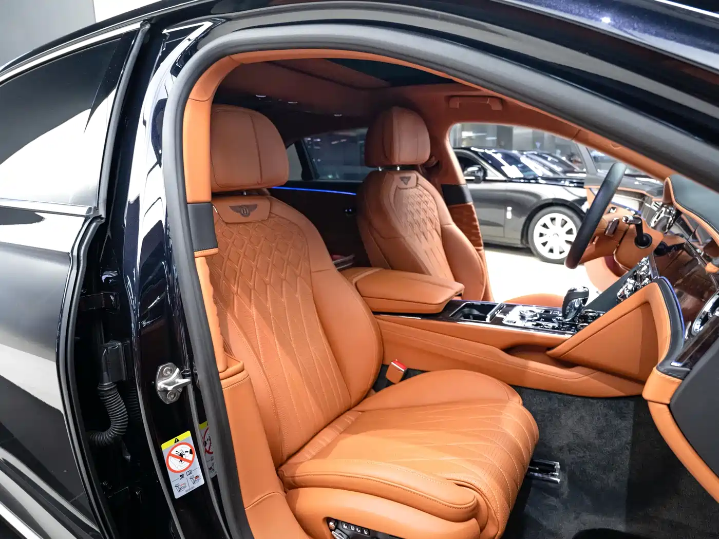 Bentley Flying Spur 2021 4.0T V8 Standard Version фото 7