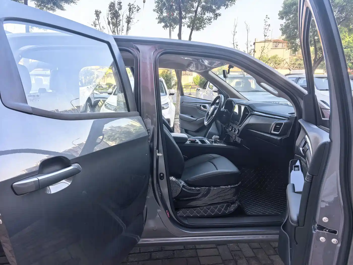 Isuzu Lingtuo 2026 2023 2.5T Automatic 2WD Diesel Flagship Long Wheelbase