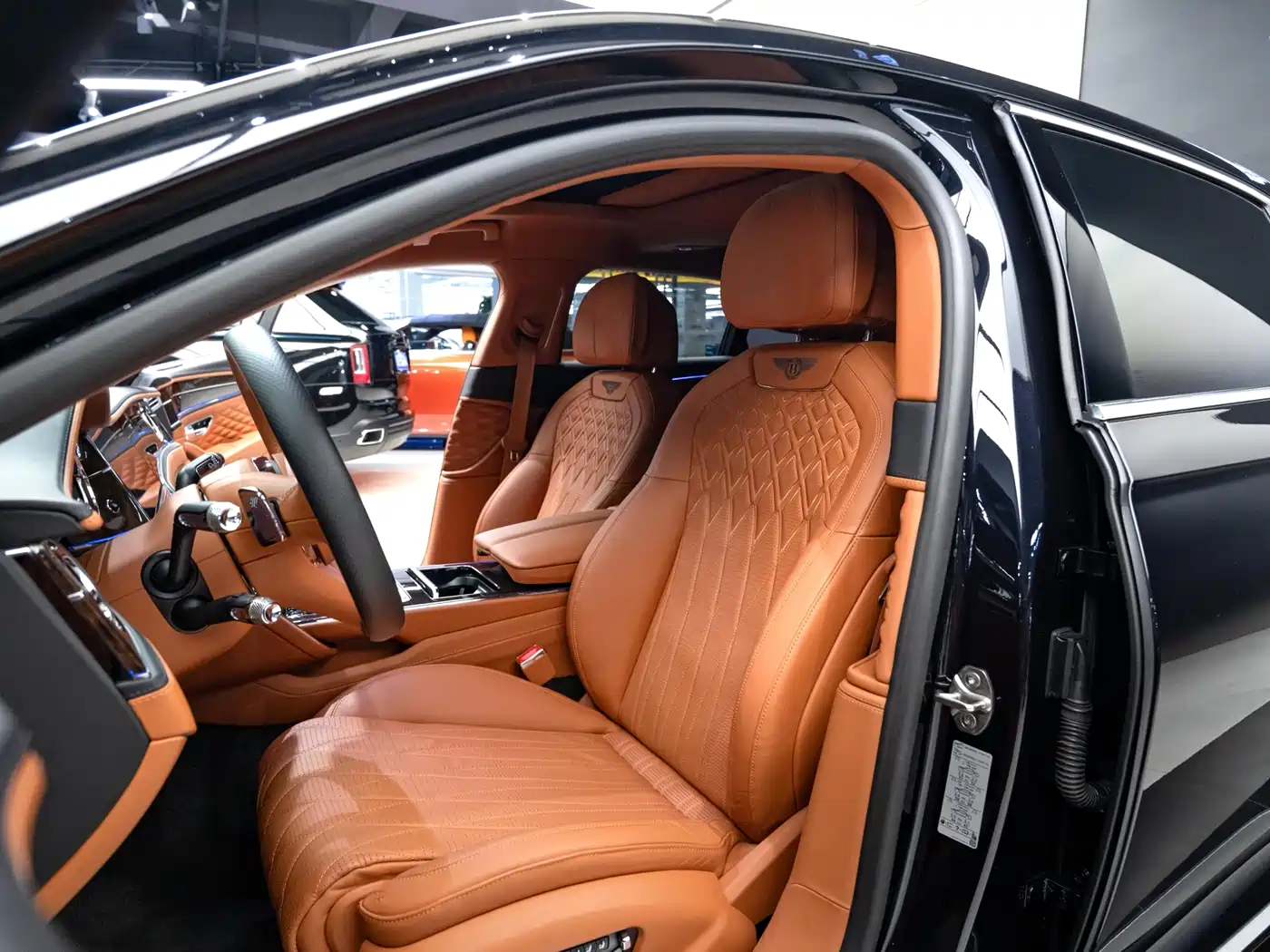 Bentley Flying Spur 2021 4.0T V8 Standard Version фото 8