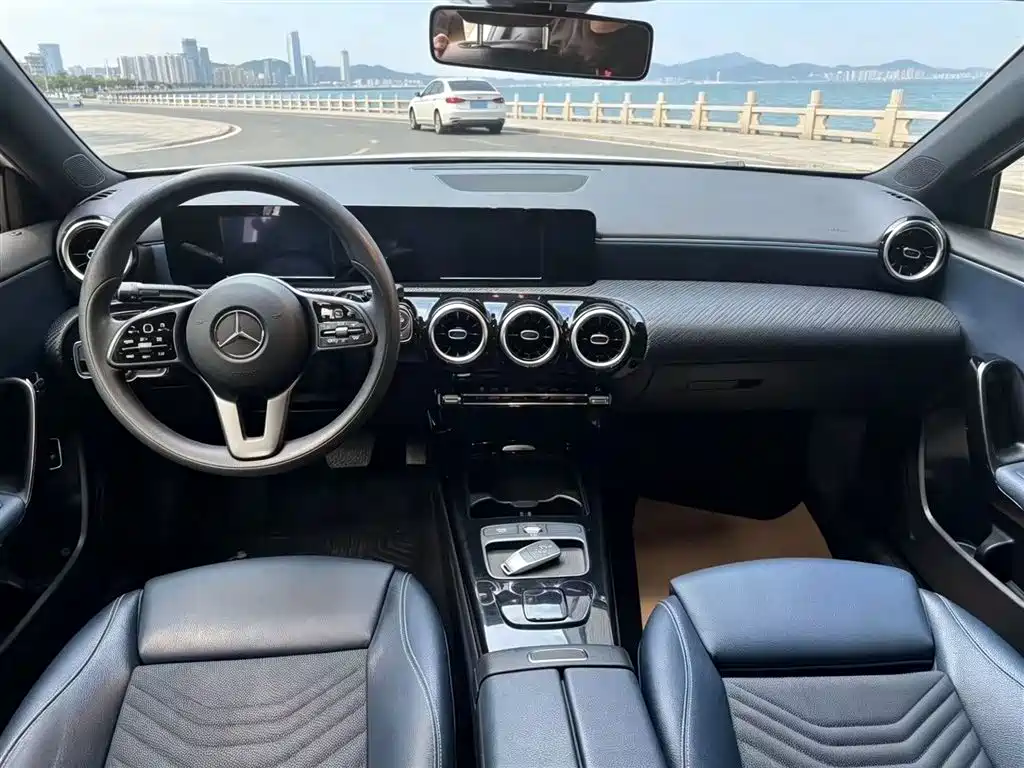 Mercedes-Benz A-Class 2020 A 180 L фото 8