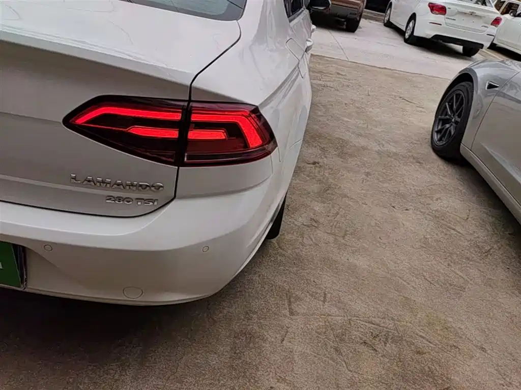 Volkswagen Lamando 2017 280TSI DSG Comfort Edition фото 8