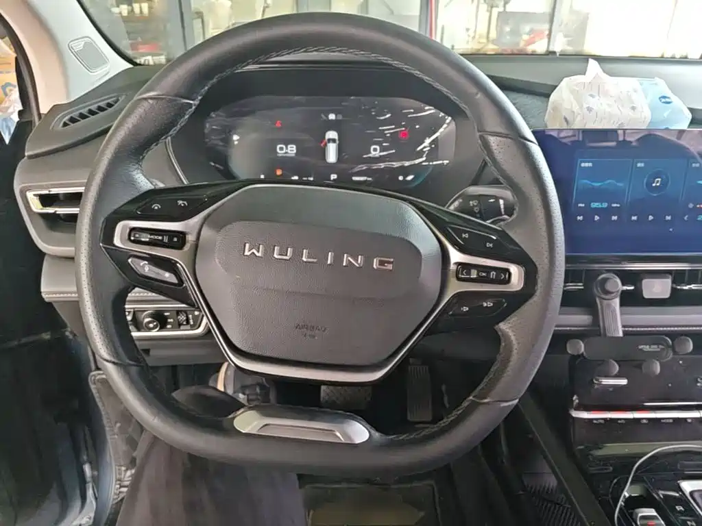 Фото 11 - Wuling Motors Wuling Victory