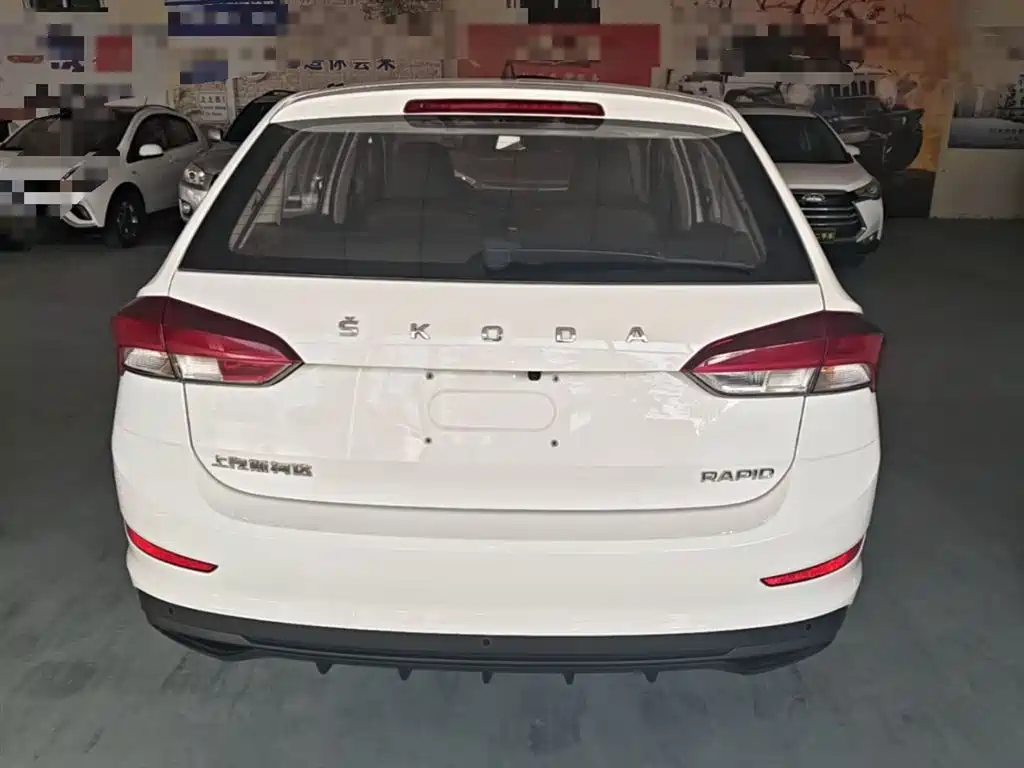 Škoda Skoda Rapid Spaceback 2020 1.5L Auto Comfort фото 6