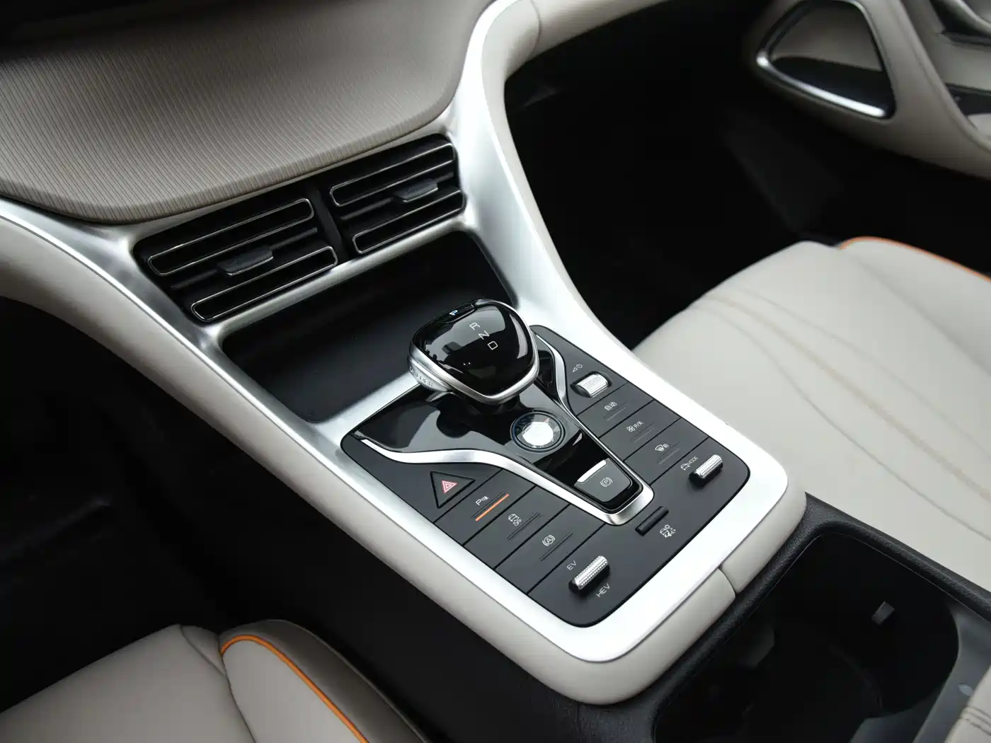BYD Song Pro New Energy 2023 Champion Edition DM-i 71KM Leading Type фото 11