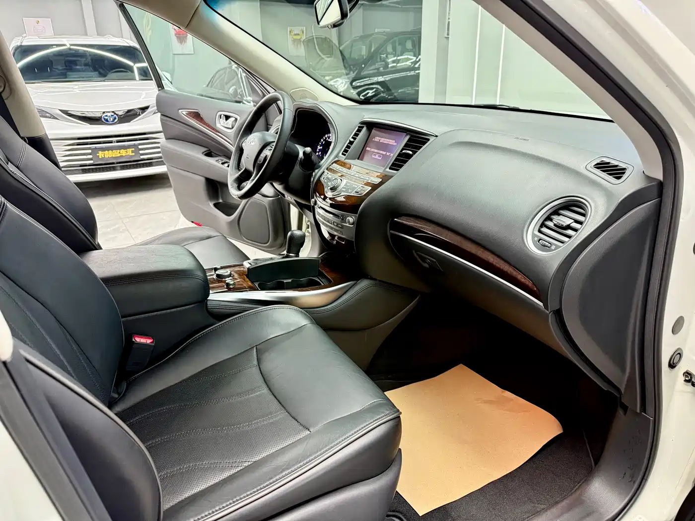 Infiniti JX 2013 JX35 AWD All-Round Edition фото 18
