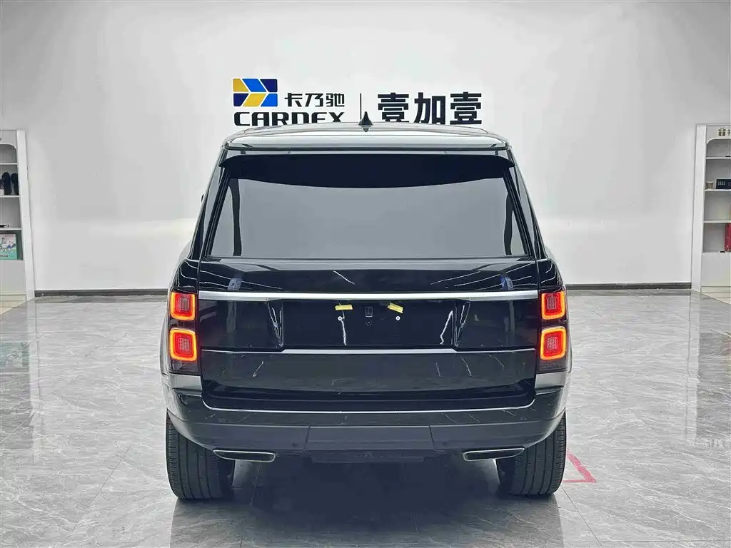 Land Rover Range Rover 2022 3.0 L6 400PS Heritage Extended Classic Edition фото 14