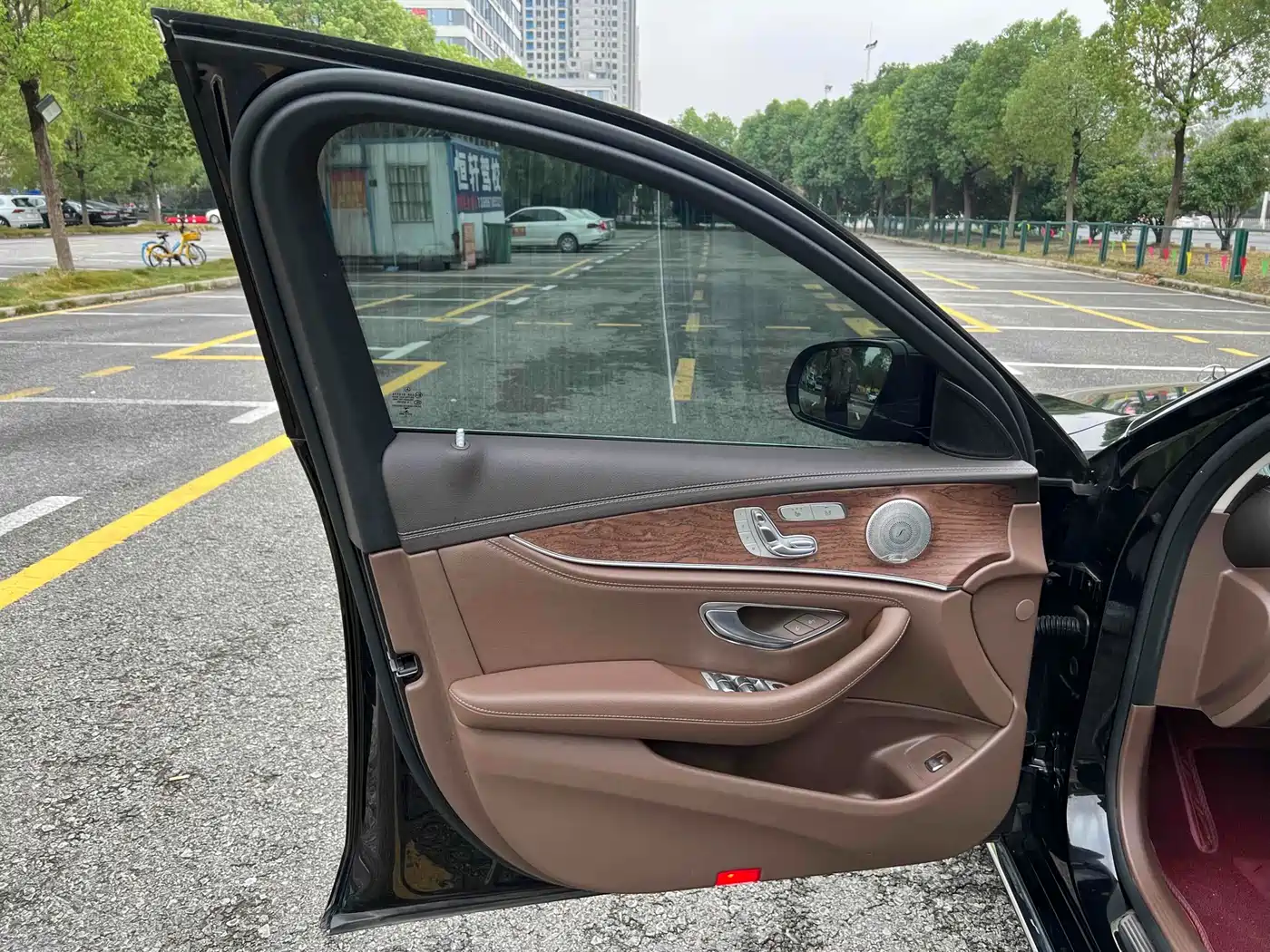 Mercedes-Benz E-Class 2023 E 300 L Luxury фото 11