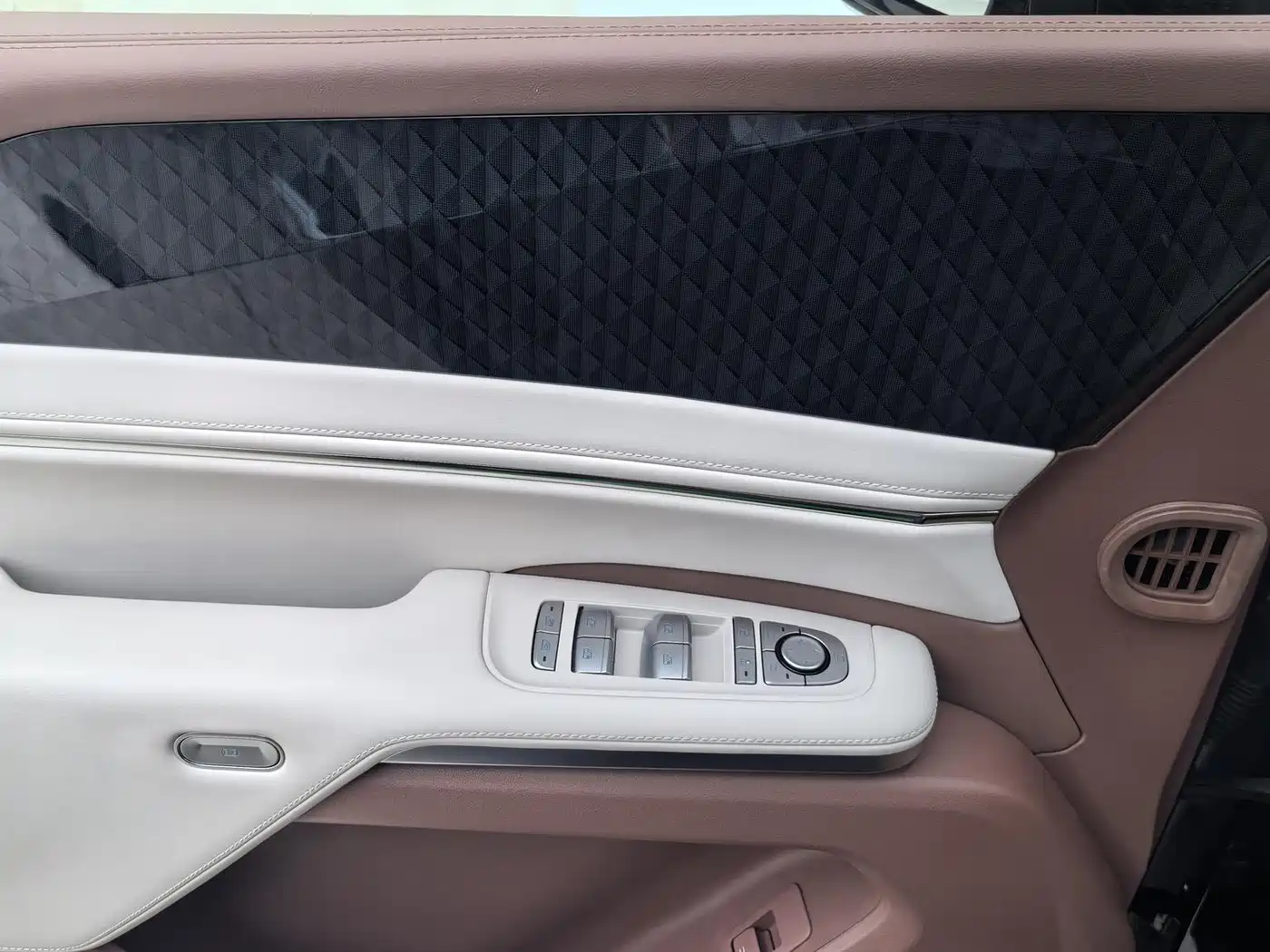 BYD Xia 2025 2025 DM-i 1.5T 180km Excellence