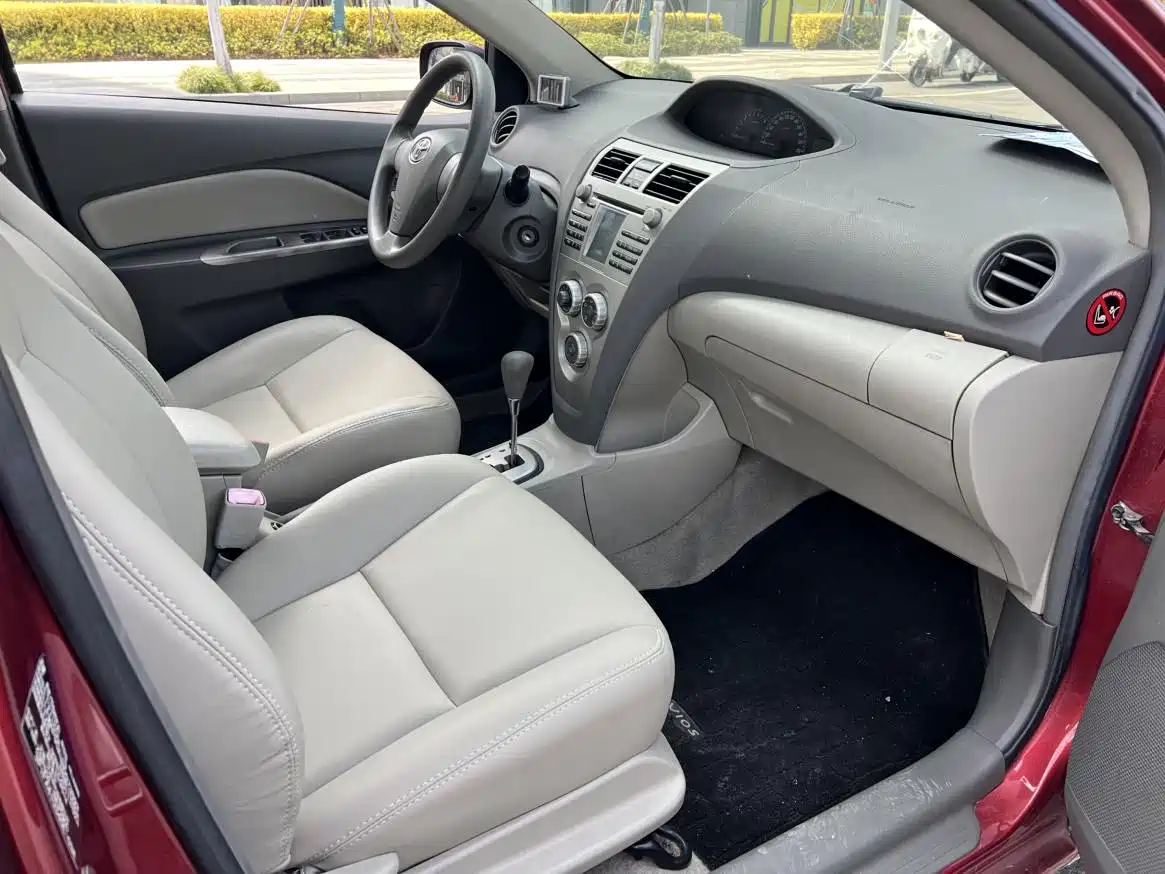 Toyota Vios 2010 Model 1.6L GL-i AT фото 6