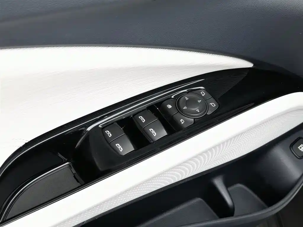 Buick Velite 6 2020 Plug-in Hybrid Connected Smart Edition фото 9
