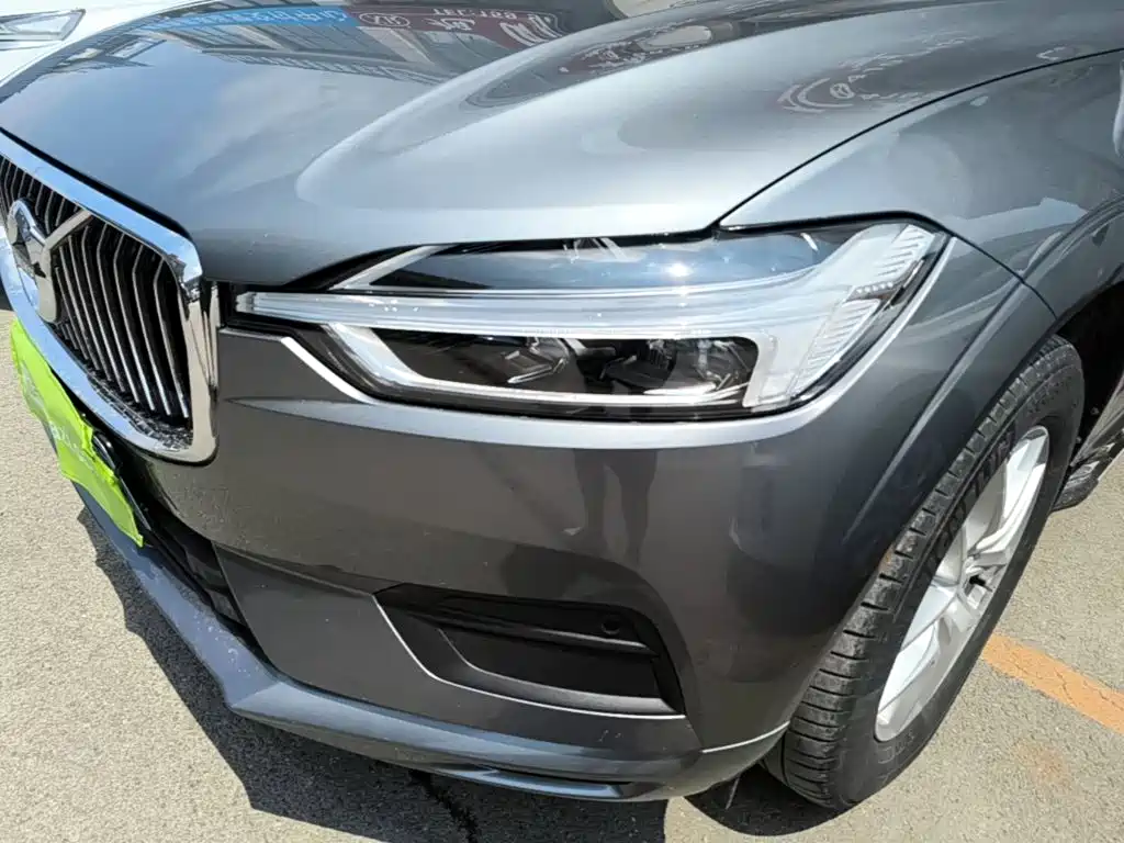 Фото 24 - Volvo XC60