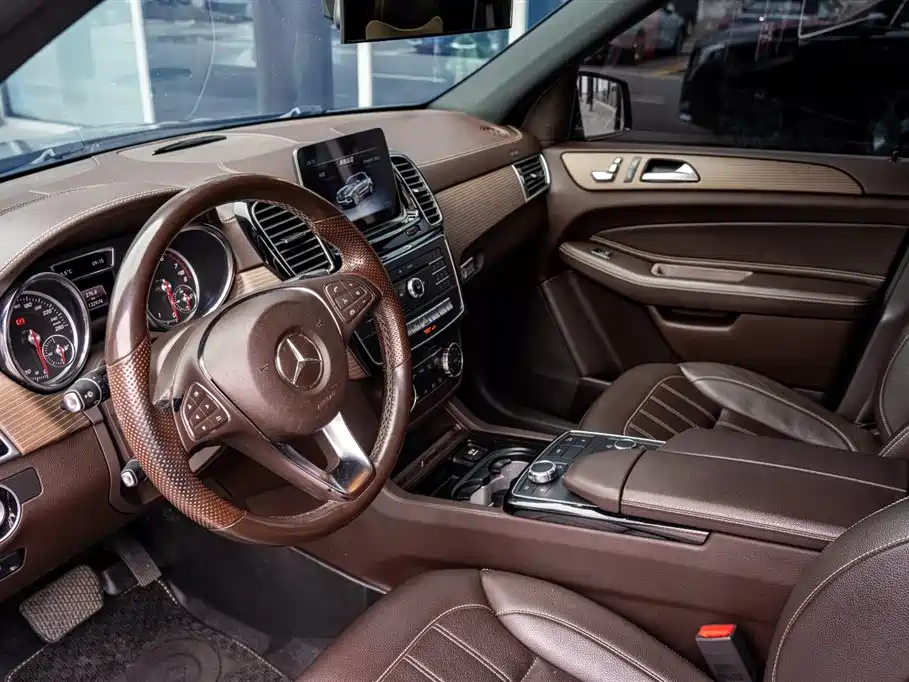Mercedes-Benz GLE 2018 GLE 400 4MATIC Ultimate Edition фото 11