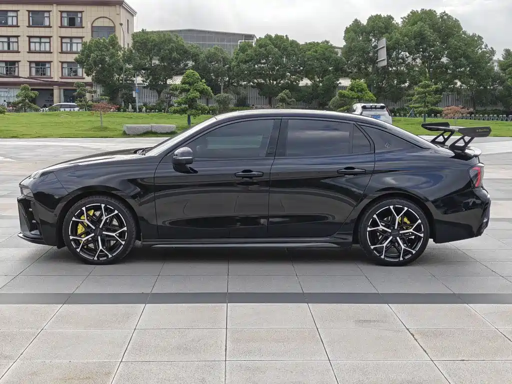 2025 Lynk & Co 03