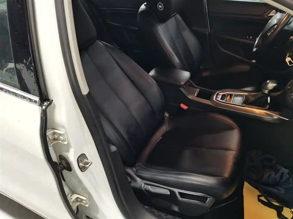 Peugeot 408 2015 Model 1.2T Automatic Luxury Edition фото 20
