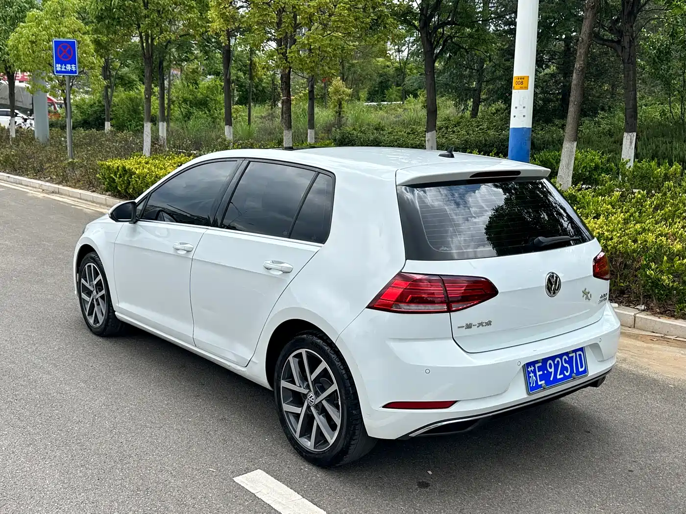Volkswagen Golf 2020 Beloved Edition 280TSI DSG Comfort фото 4