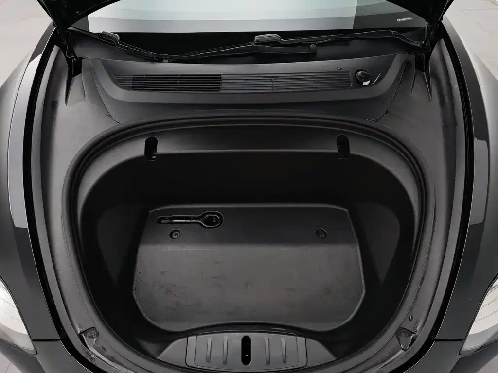 Photo 6 - Tesla Model 3