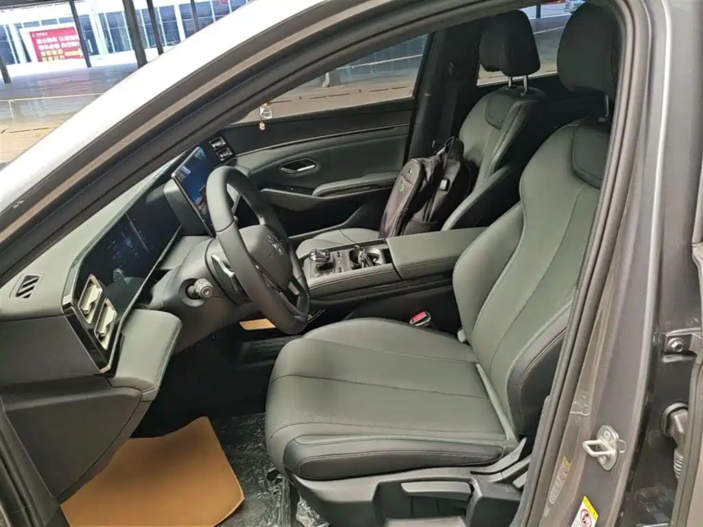 BYD Qin L 2025 DM-i Smart Drive Edition 80KM Leading фото 15