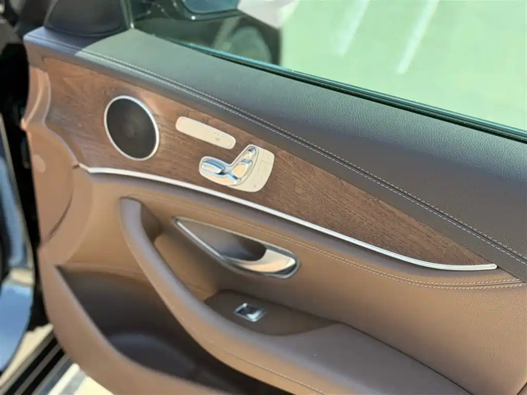 Mercedes-Benz E-Class 2023 E 300 L Fashion фото 5