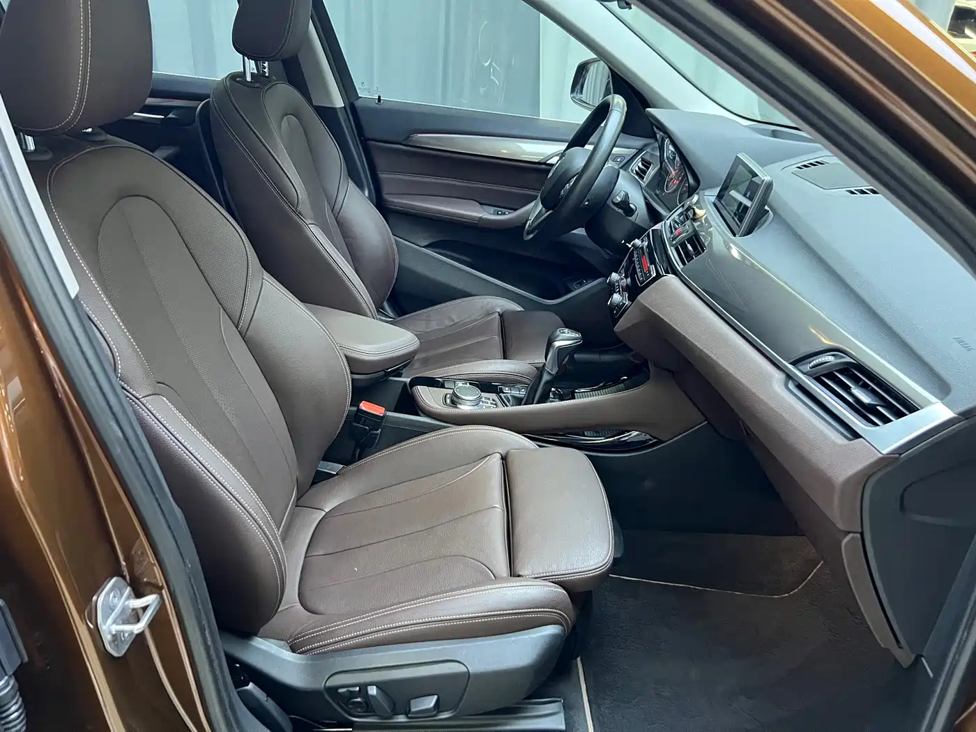 BMW X1 2016 xDrive20Li Luxury Model фото 14