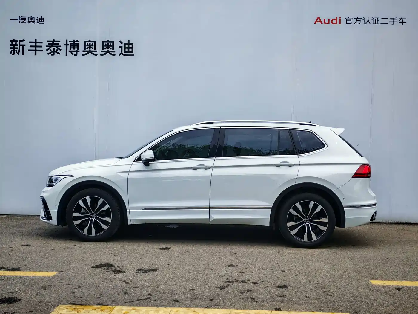 Volkswagen Tiguan L 2024 330TSI Automatic 2WD R-Line Premium Enjoyment Edition фото 3