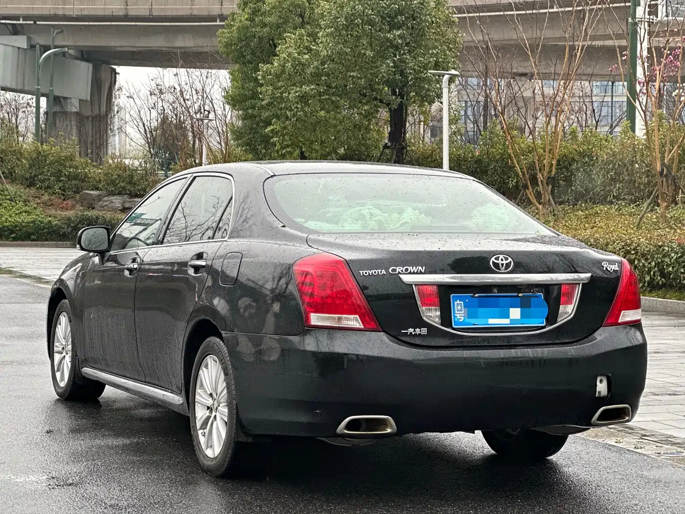 Toyota Crown 2011 2.5L Royal Leather Sunroof Special Edition фото 4