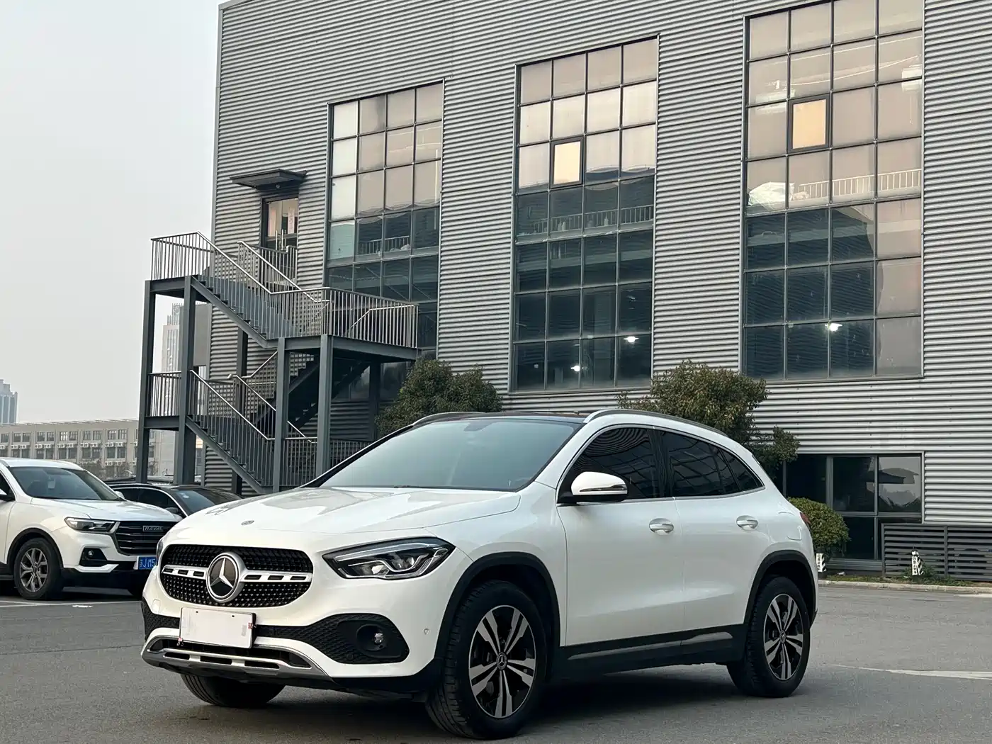 MERCEDES-BENZ GLA