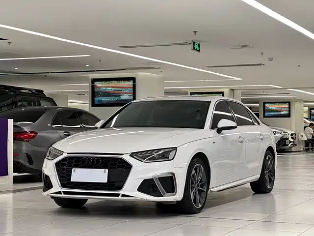 Audi A4L 2021