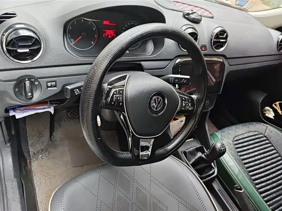 Volkswagen Jetta 2019 Dream Edition 1.4L Manual Fashion фото 12