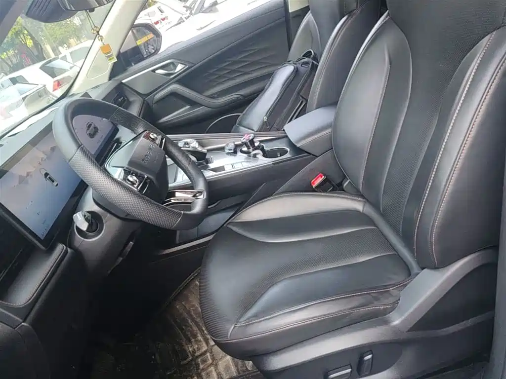 ROEWE RX5 NEW ENERGY