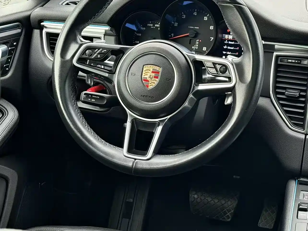 Porsche Macan 2016 Macan 2.0T фото 5